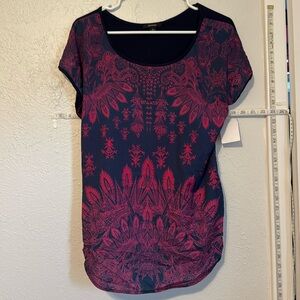 Women's Navy and Pink Patterned Top size M short sleeve NWT